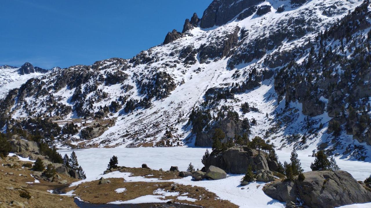 Esqui, Aigueestortes Y Boi-Tauell A Tus Pies En Ebrehogar Пла де л'Ермита Екстериор снимка